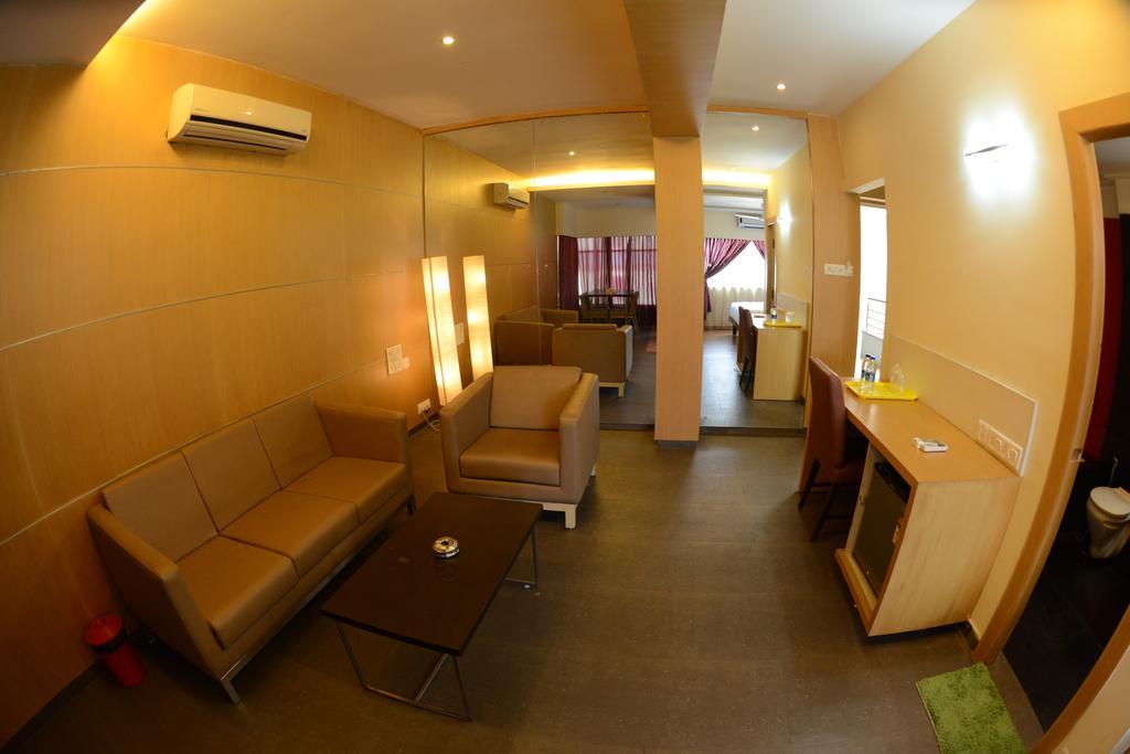Hotel Ayush International Mangalore Exteriör bild